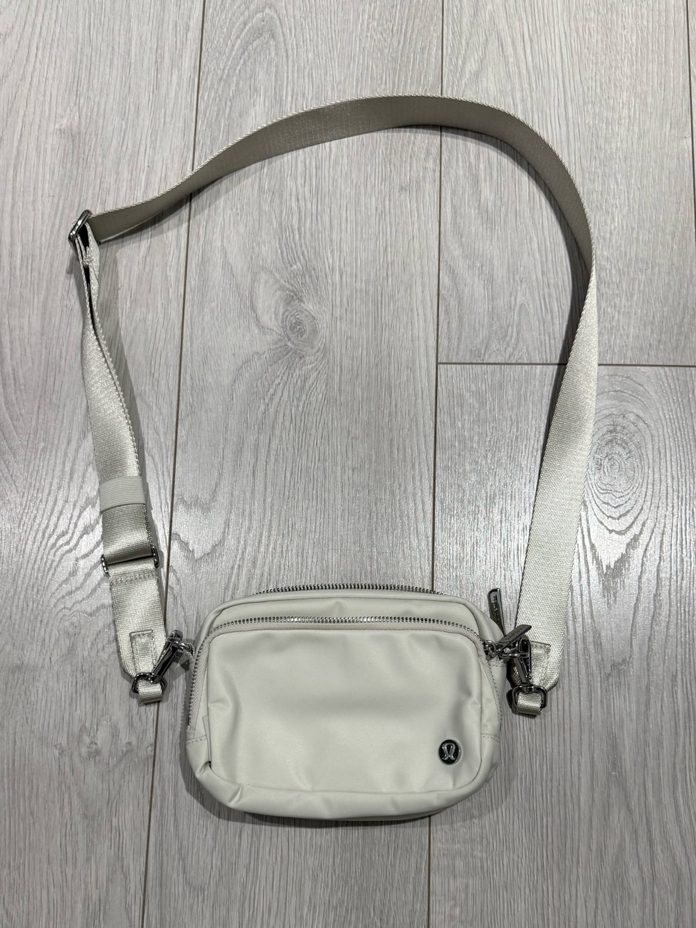 Lululemon everywhere crossbody bag